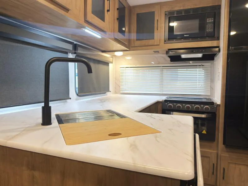 2024 Coachmen Freedom Express Ultra Lite 274RKS, Photos photo 3