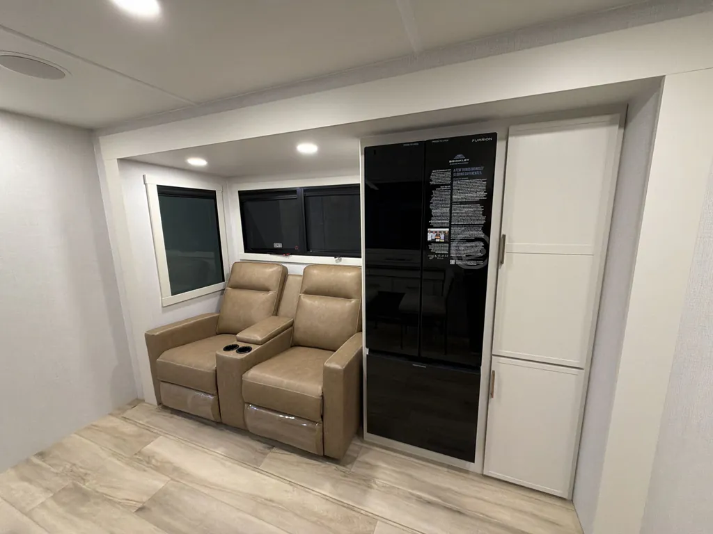 2026 Brinkley Model I 265, Photos photo 9