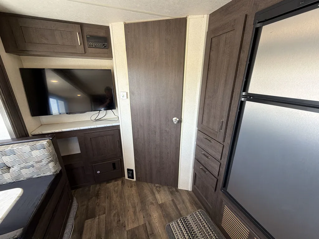 2018 Forest River Wildwood X-Lite 254RLXL, Photos photo 13