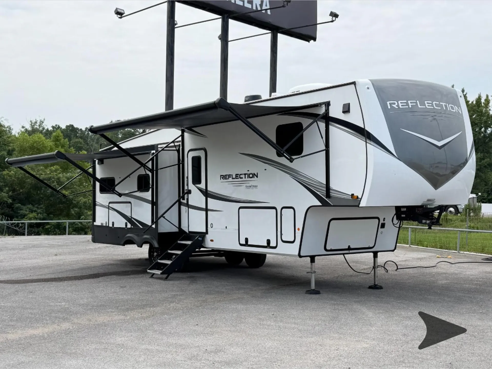 2025 Grand Design Reflection 320MKS dealer photo 1 from Bish's RV