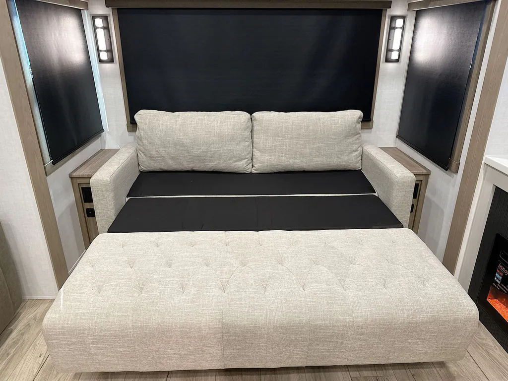2027 Forest River Rockwood Signature 401SFB, Photos photo 24