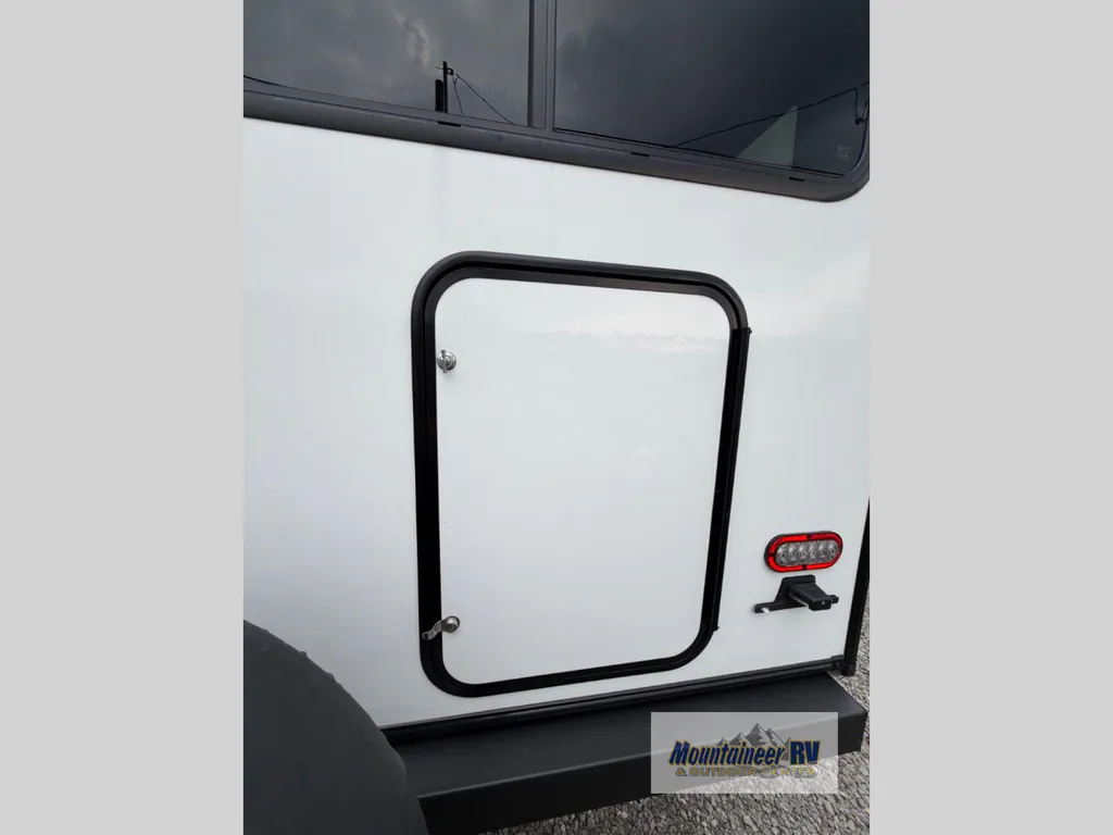 2024 Coachmen Freedom Express Ultra Lite 274RKS, Photos photo 8
