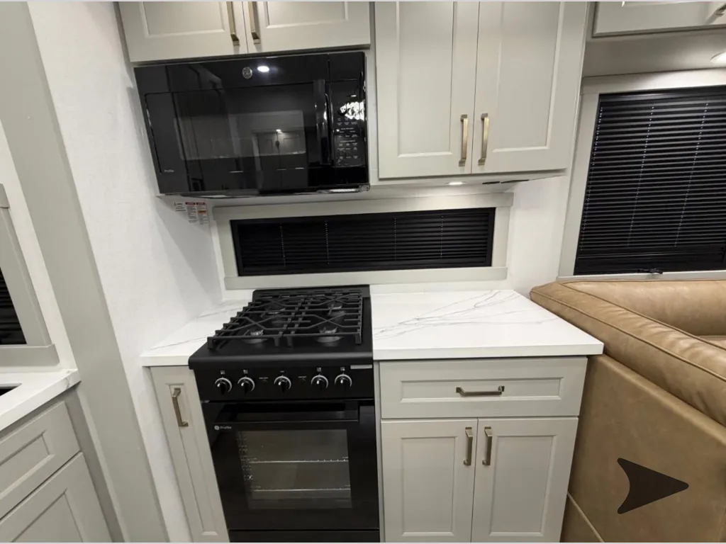 2026 Brinkley Model G 3970, Photos photo 11