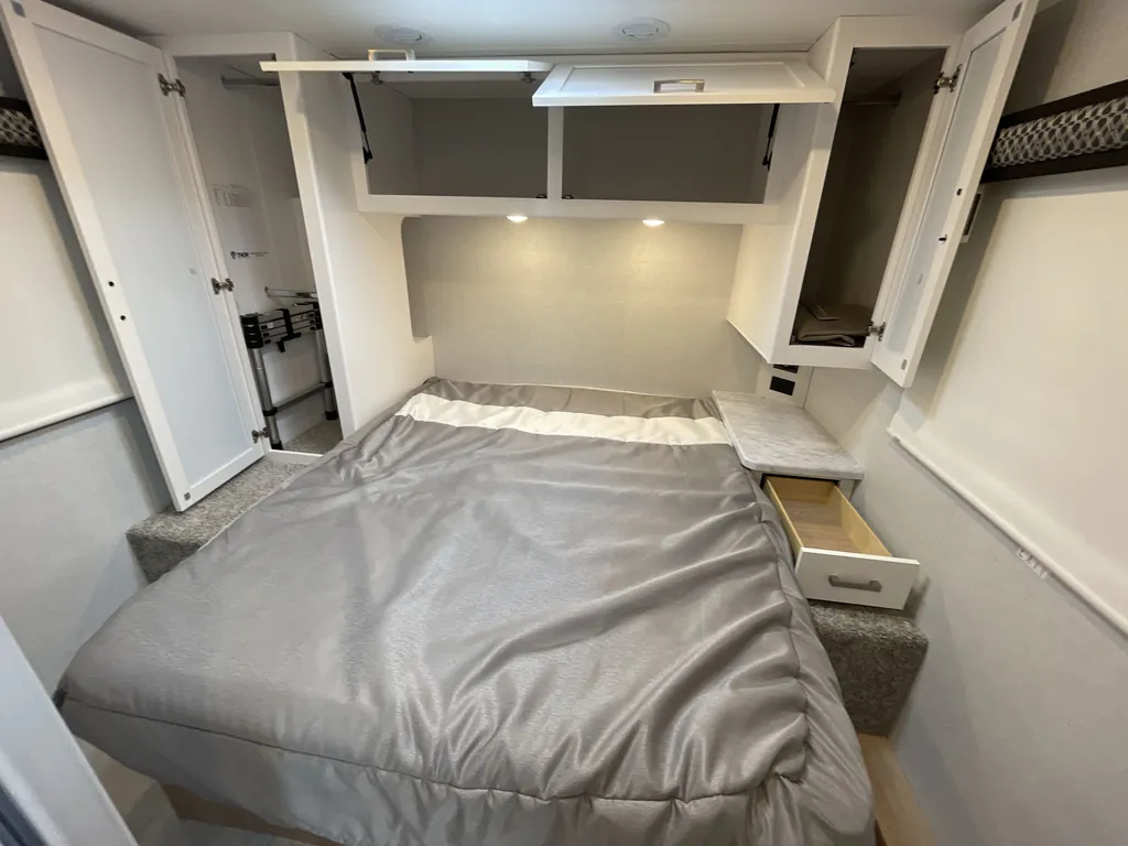 2026 Thor Motor Coach Freedom Elite 28HZ, Photos photo 24