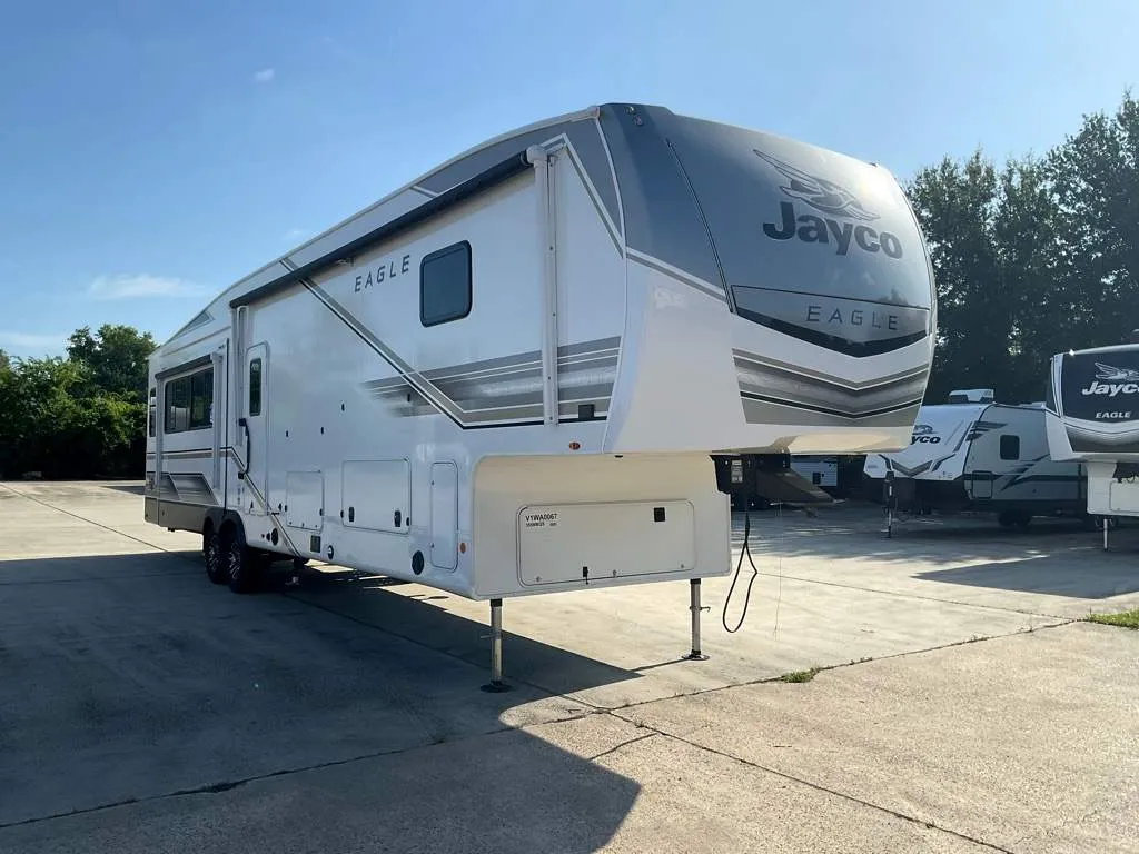 2027 Jayco Eagle 355MBQS - Photo 3