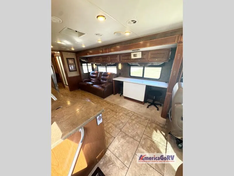 2015 Tiffin Allegro 31 SA - Photo 2