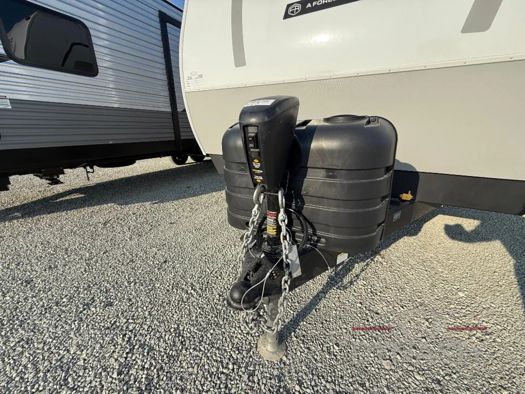 2026 Coachmen Freedom Express Select 30SE, Photos photo 9
