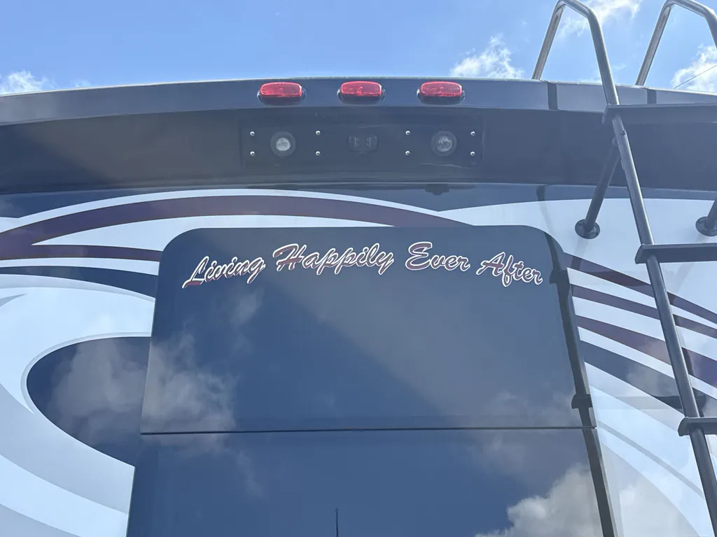 2017 Thor Motor Coach Challenger 37YT, Photos photo 30
