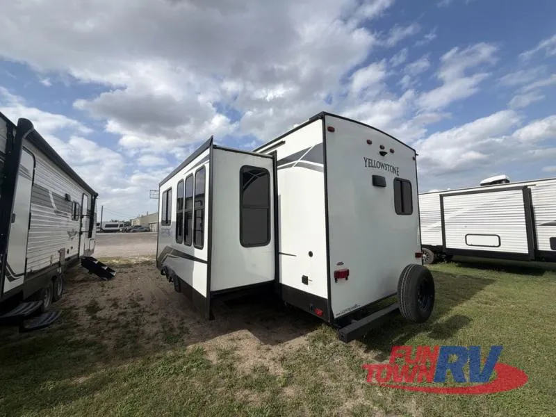 2025 Gulf Stream Yellowstone Ranch Edition 29RKS - Photo 4