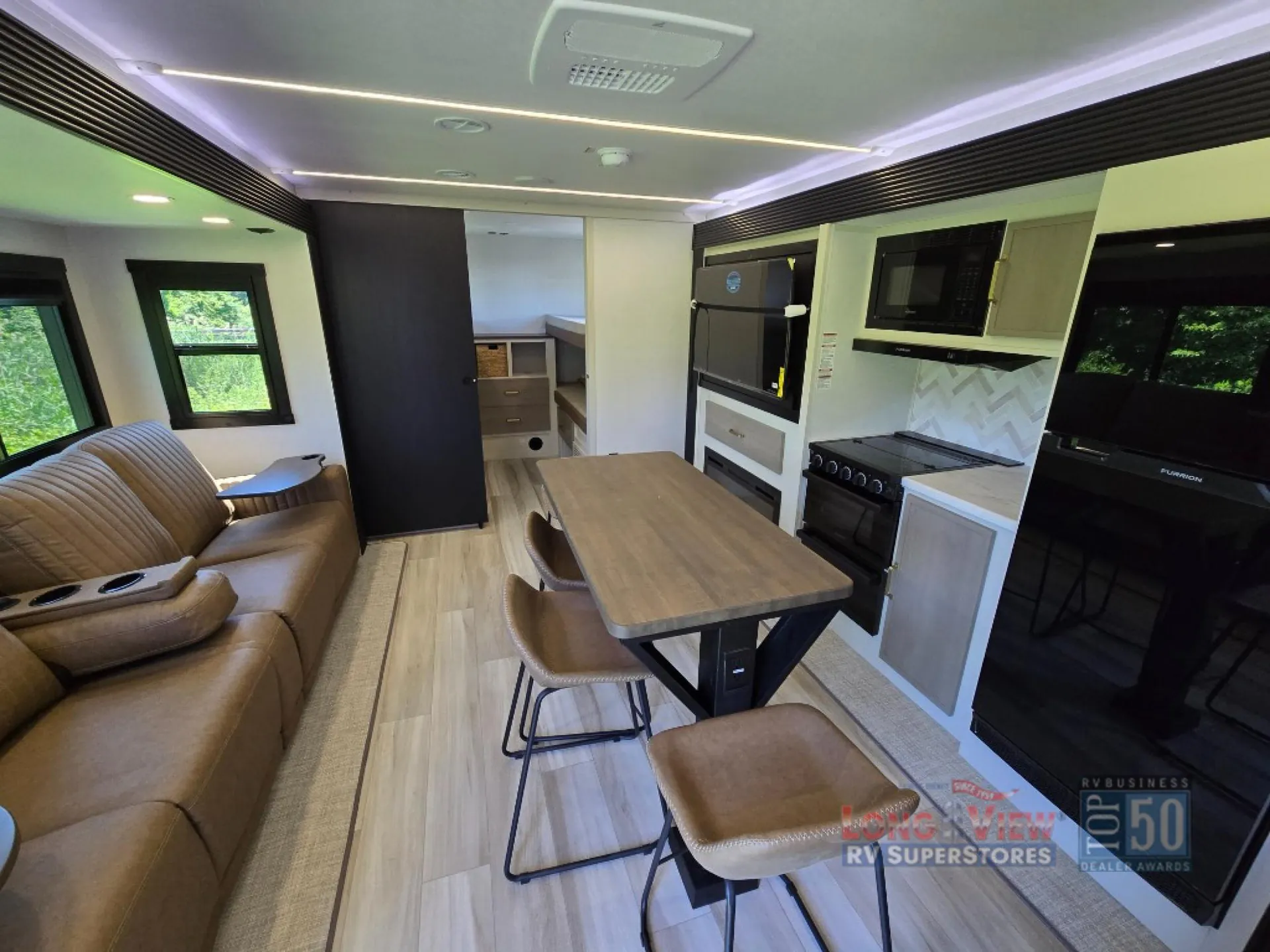 2027 Forest River Wildwood Heritage Glen 301FAM — Photo 6