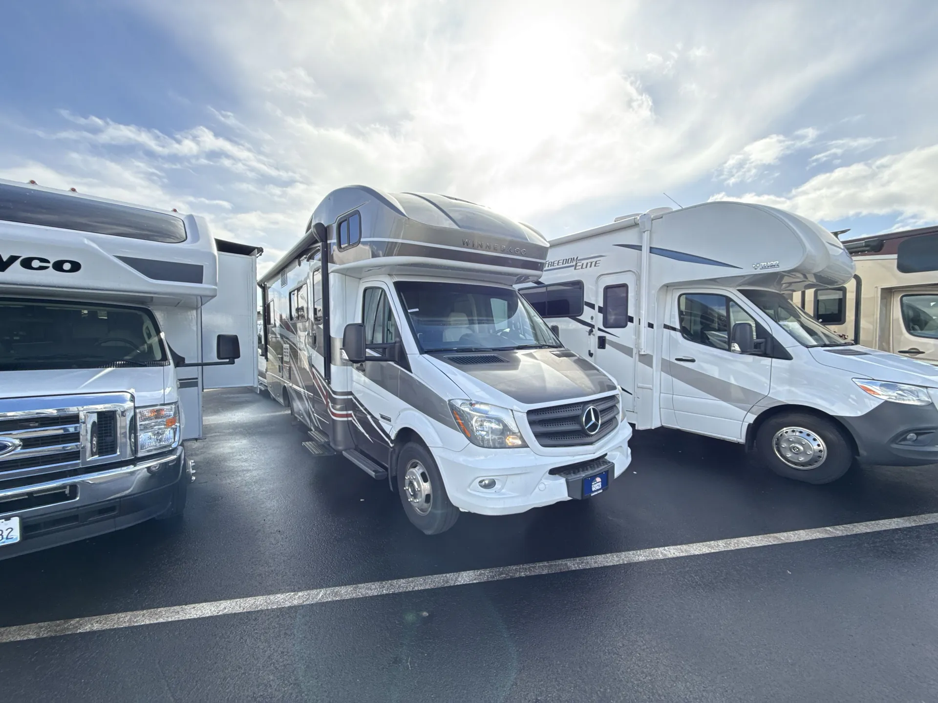 2017 Winnebago View 24G - Photo 2