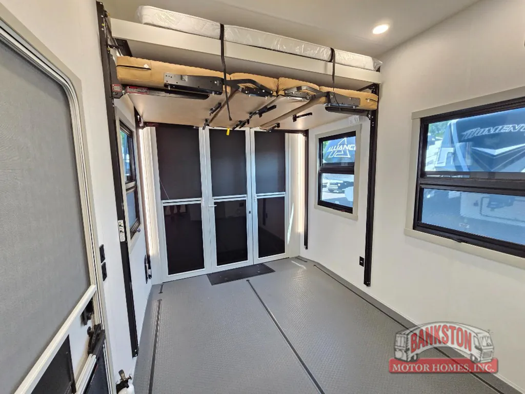 2027 Brinkley Model G 3970, Photos photo 17
