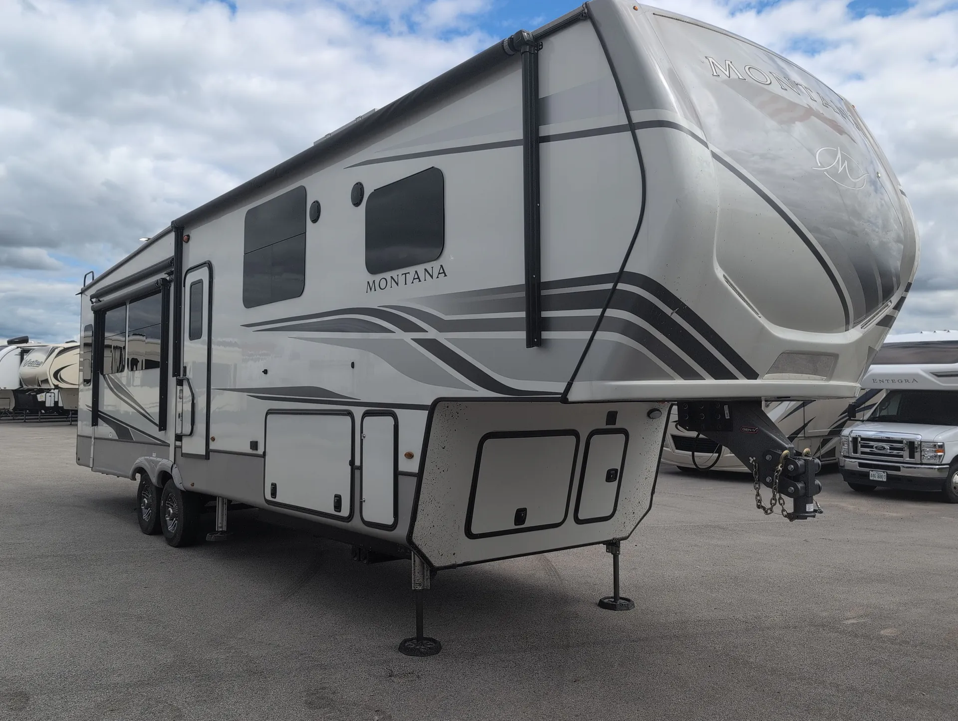 2022 Keystone Montana 3231CK