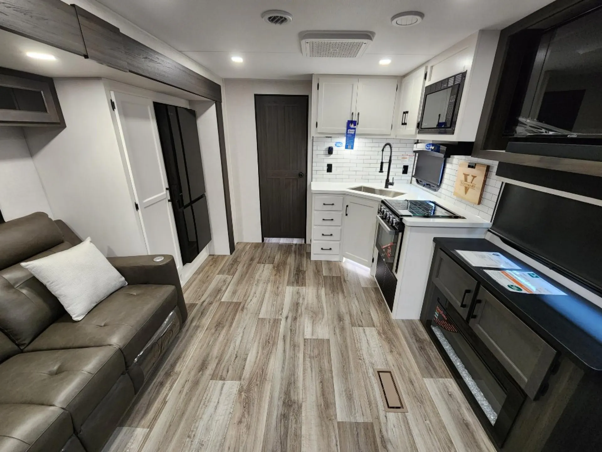 2026 Venture RV SportTrek Touring Edition STT302VRB - Photo 3