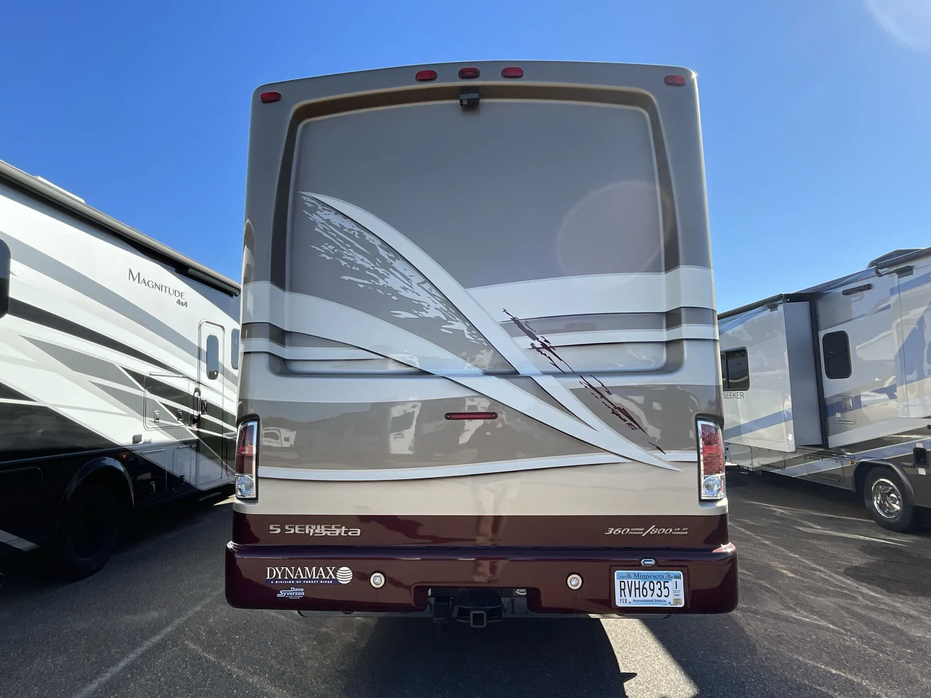 2021 Dynamax Corp Isata 5 30FW — campside