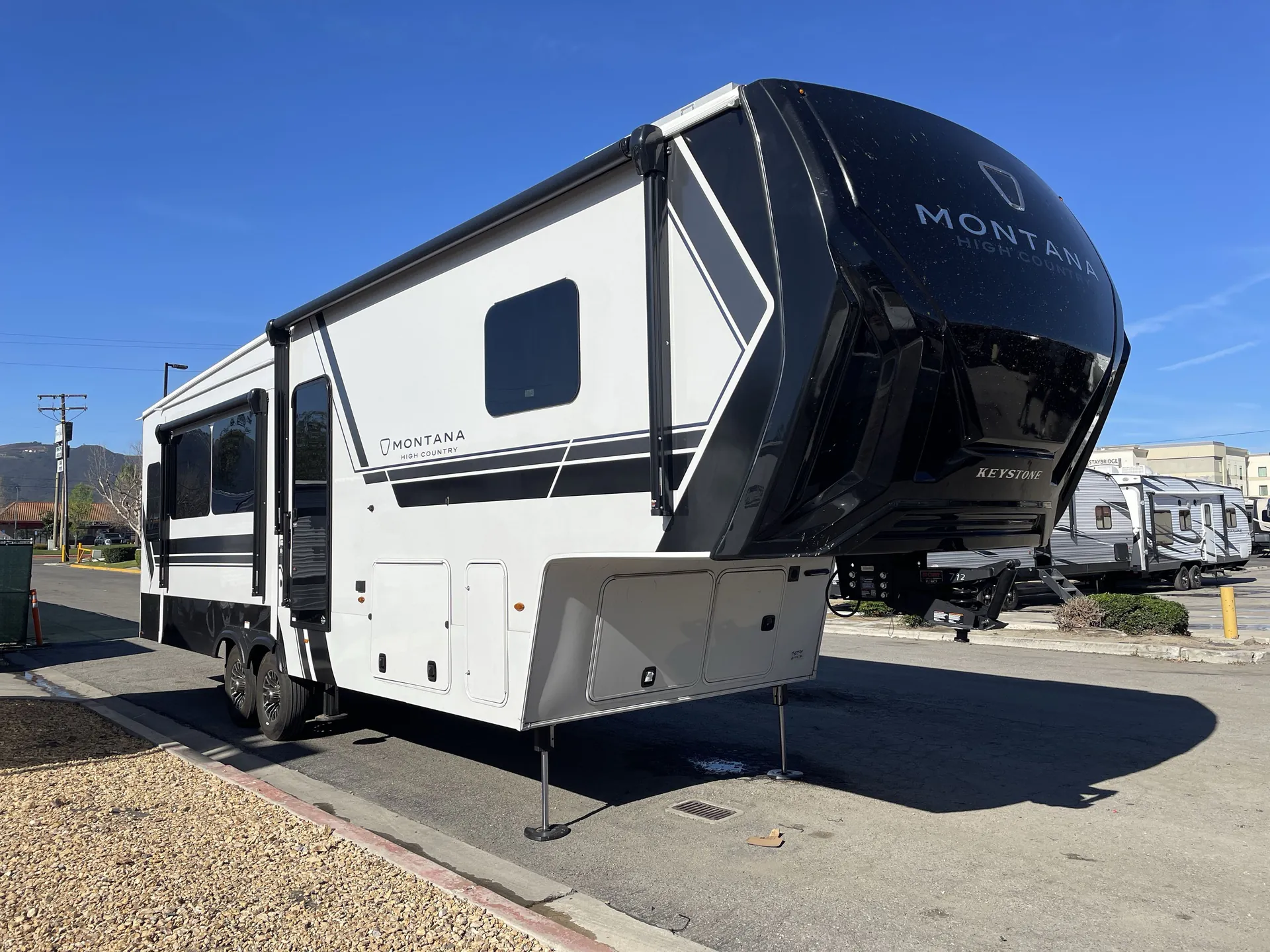 2026 Keystone Montana High Country 290RL - Photo 2