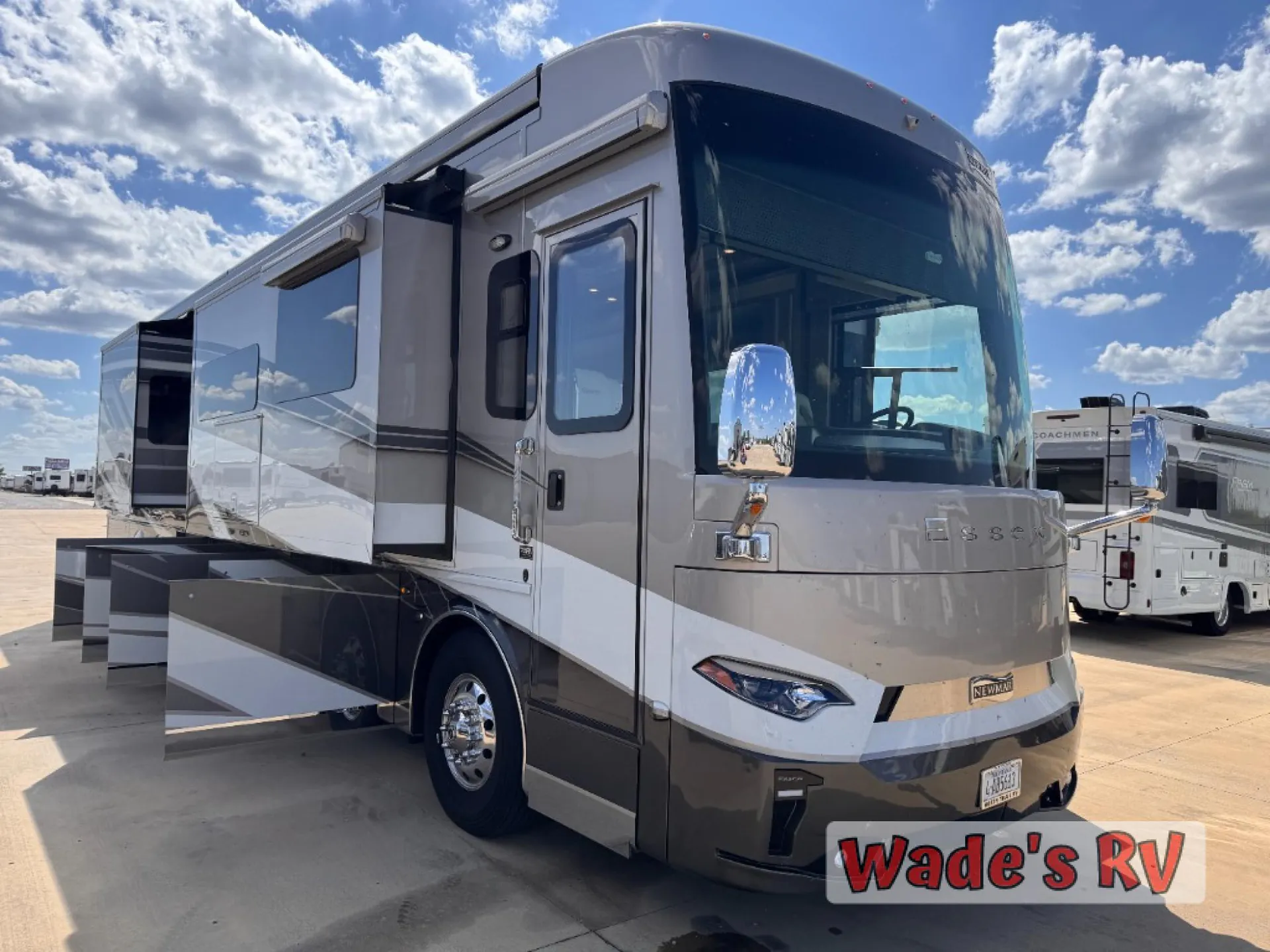 2026 Newmar Essex 4551 - Photo 2