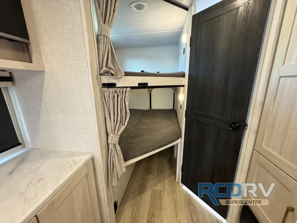 2025 Forest River Surveyor Legend 260BHLE, Photos photo 19