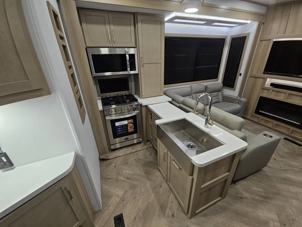 2026 Keystone Raptor 433, Photos photo 14