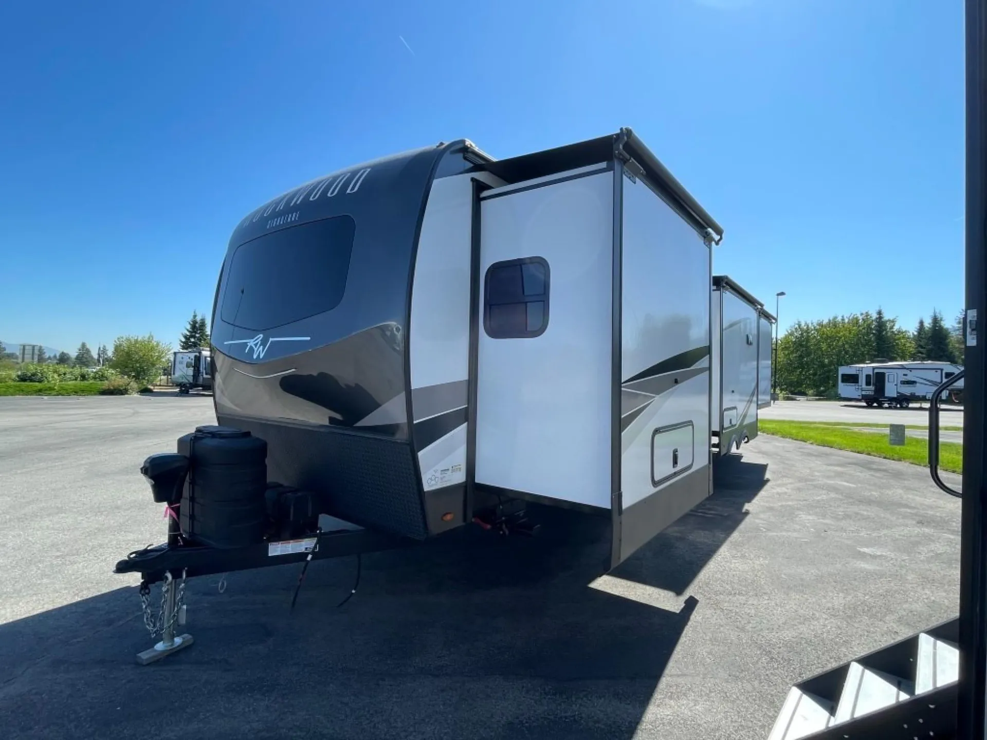 2025 Forest River Rockwood Signature 8338DB - Photo 3