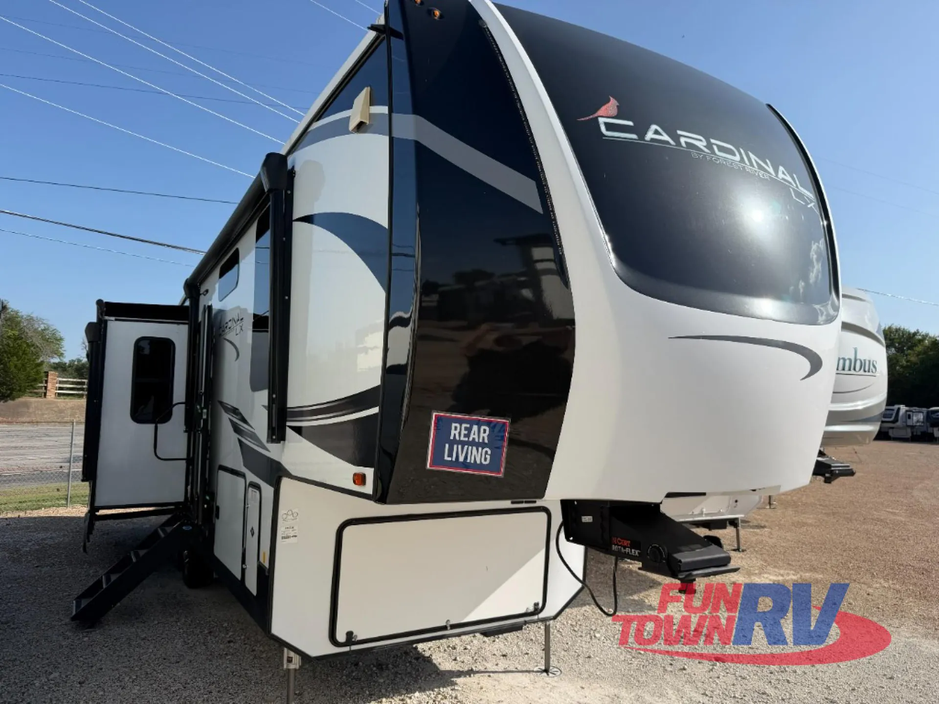 2022 Forest River Cardinal Luxury 320RLX - Photo 2