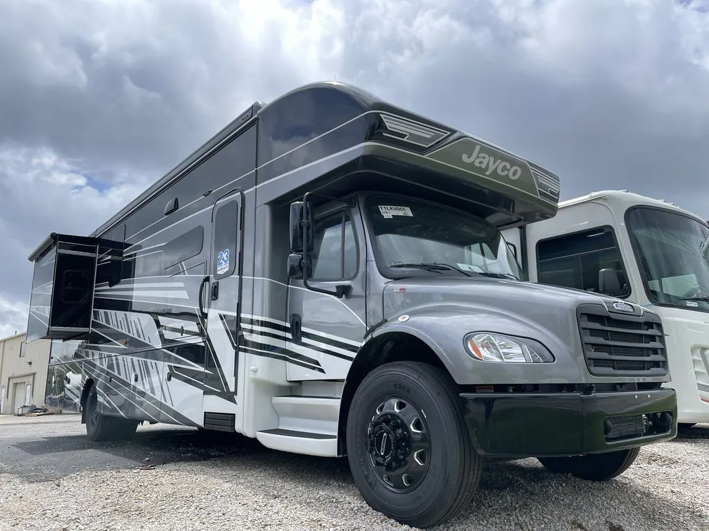 2026 Jayco Seneca Prestige 37K - Photo 2