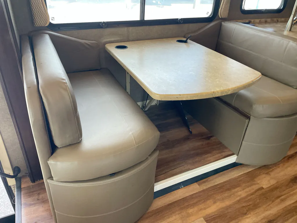 2017 Thor Motor Coach Challenger 37YT, Photos photo 42