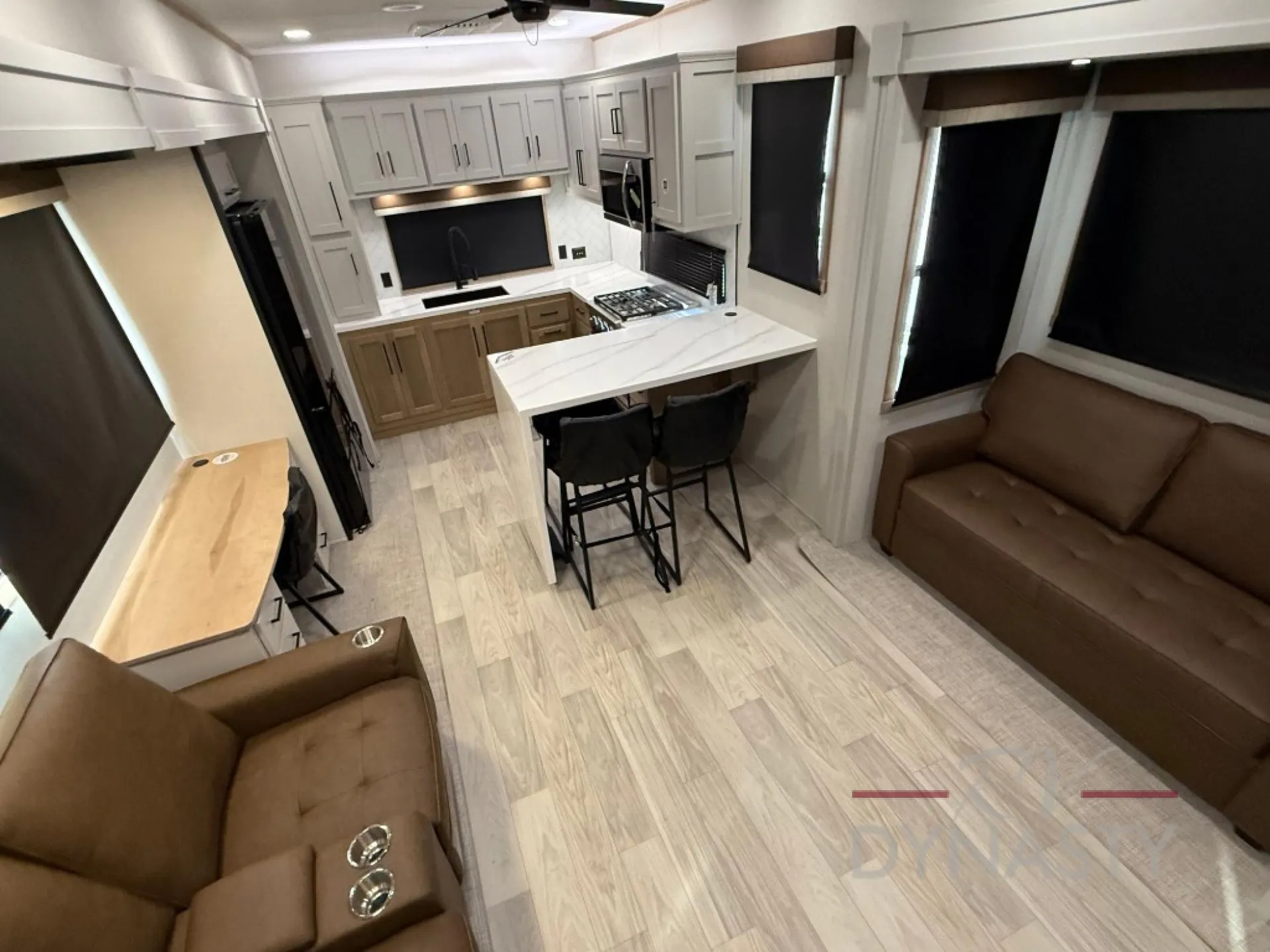 2026 Forest River Sandpiper 3800RK — Photo 7