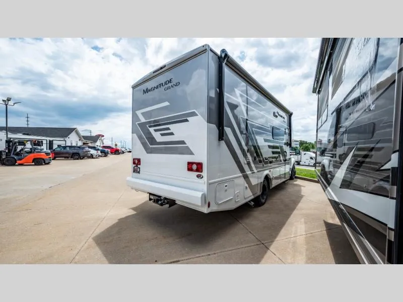 2026 Thor Motor Coach Magnitude GRAND 4x4 S29 - Photo 3