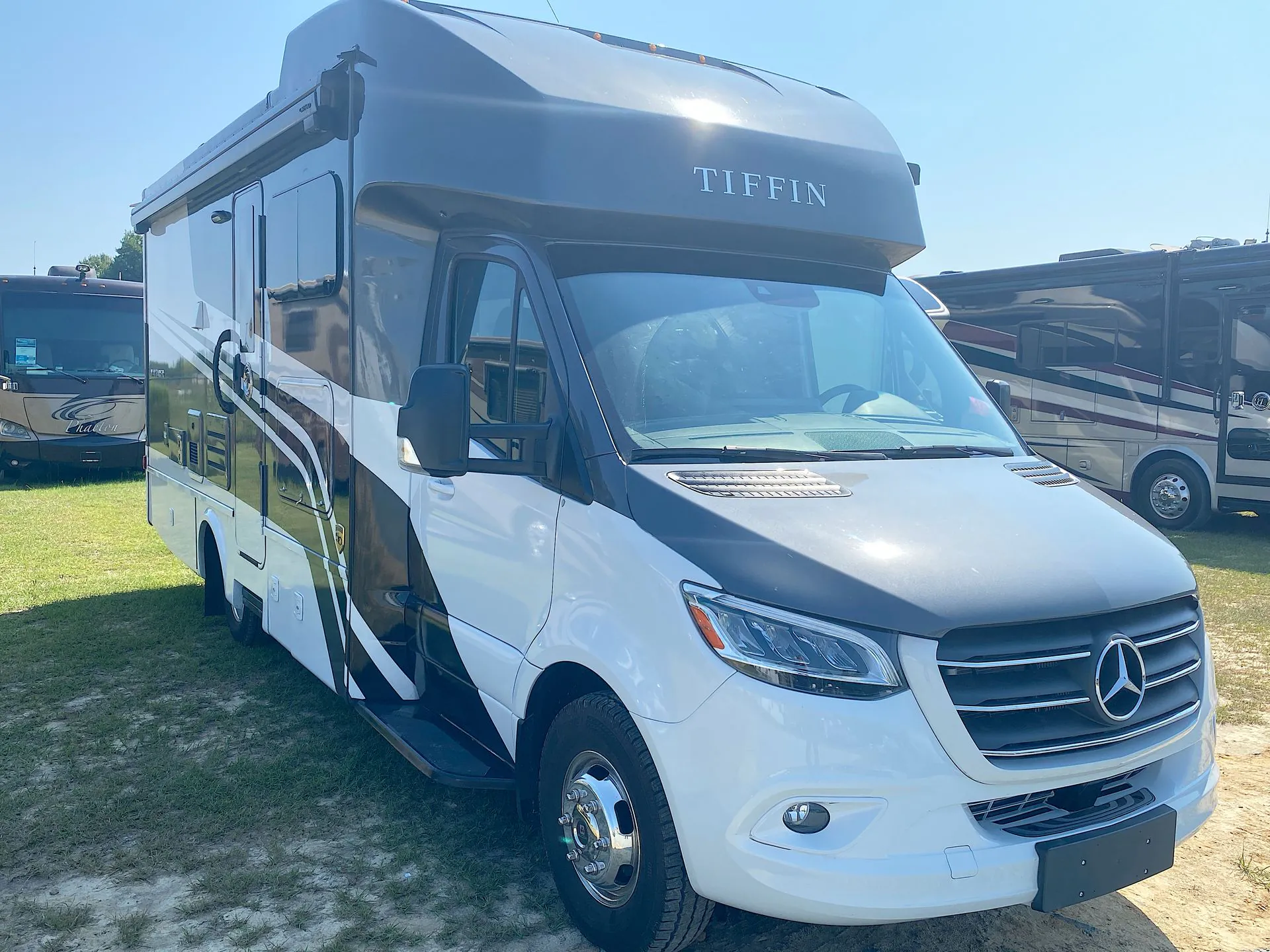 2023 Tiffin Wayfarer 25 JW dealer photo 1 from Blue Compass RV