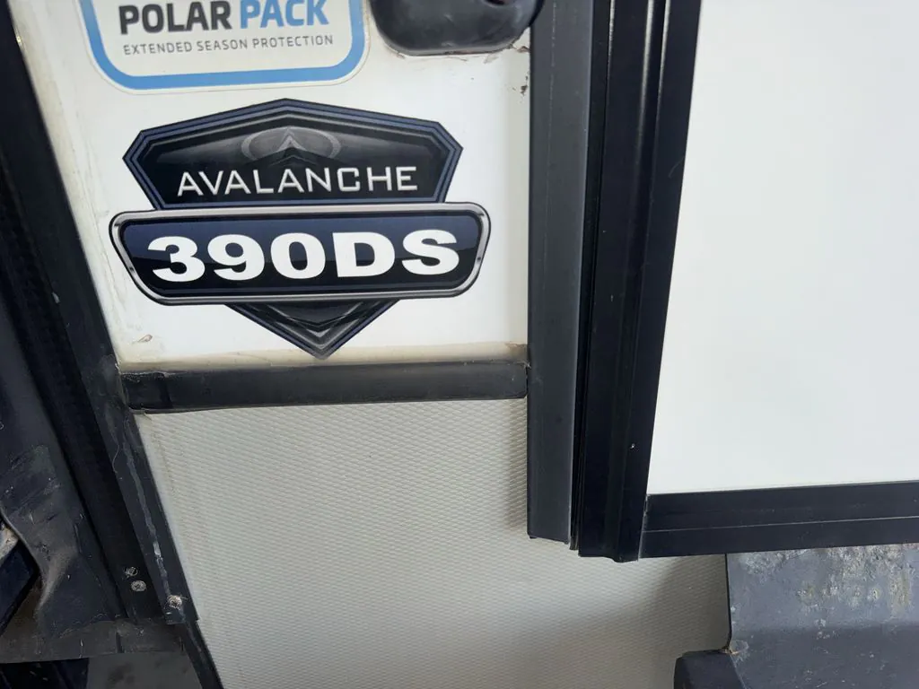 2023 Keystone Avalanche 390DS, Photos photo 2