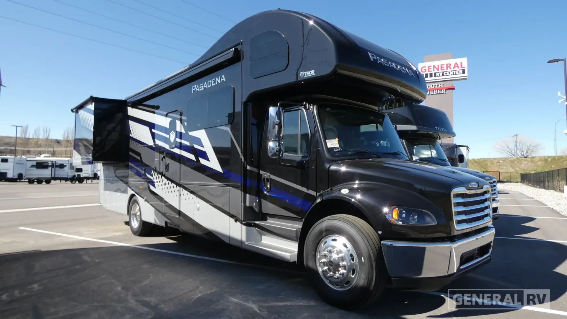 2026 Thor Motor Coach Pasadena 34XG - Photo 2