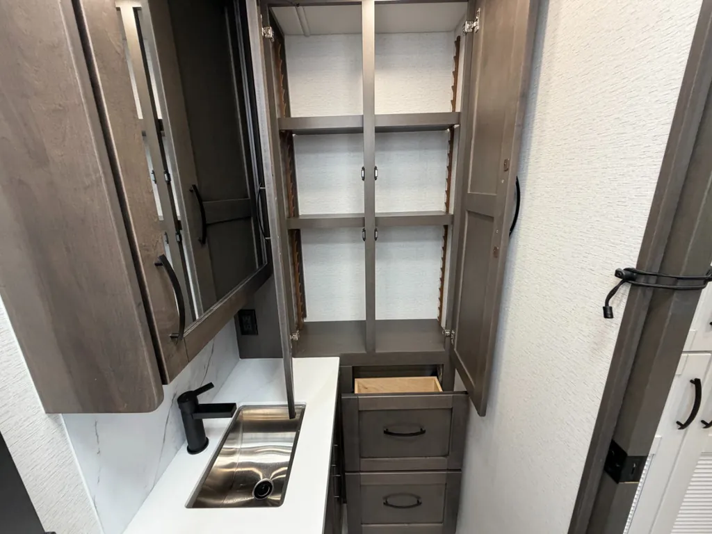 2027 Entegra Coach Accolade 37K, Photos photo 76