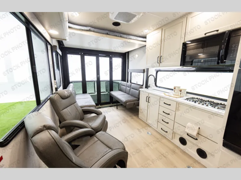 2027 Grand Design Momentum G-Class 21G - Photo 4