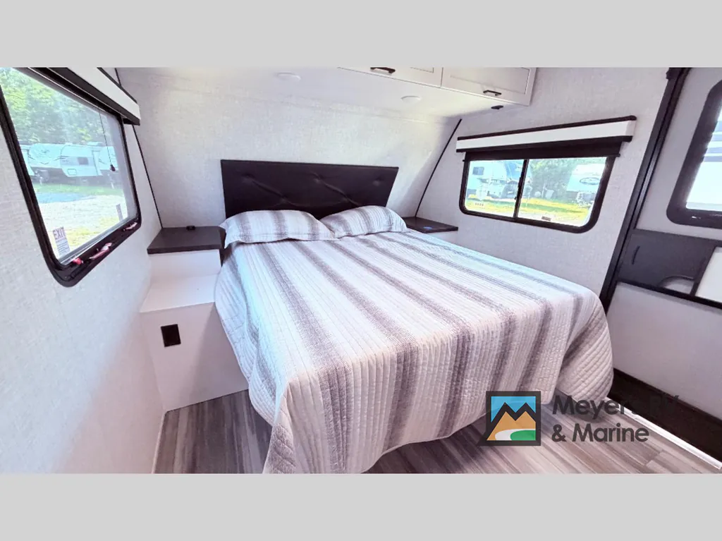 2025 Jayco Jay Feather 29RL, Photos photo 12