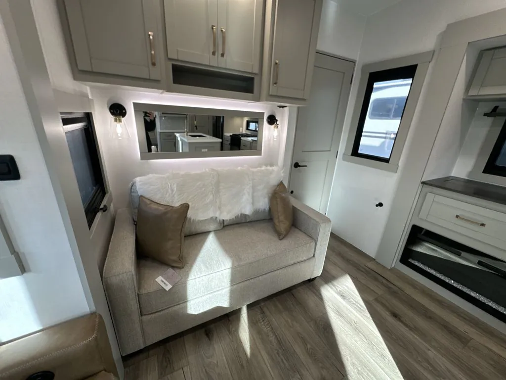 2026 Brinkley Model Z 3515, Photos photo 10