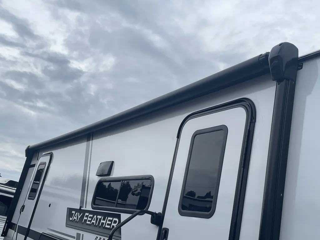 2027 Jayco Jay Feather 29BHB, Photos photo 24