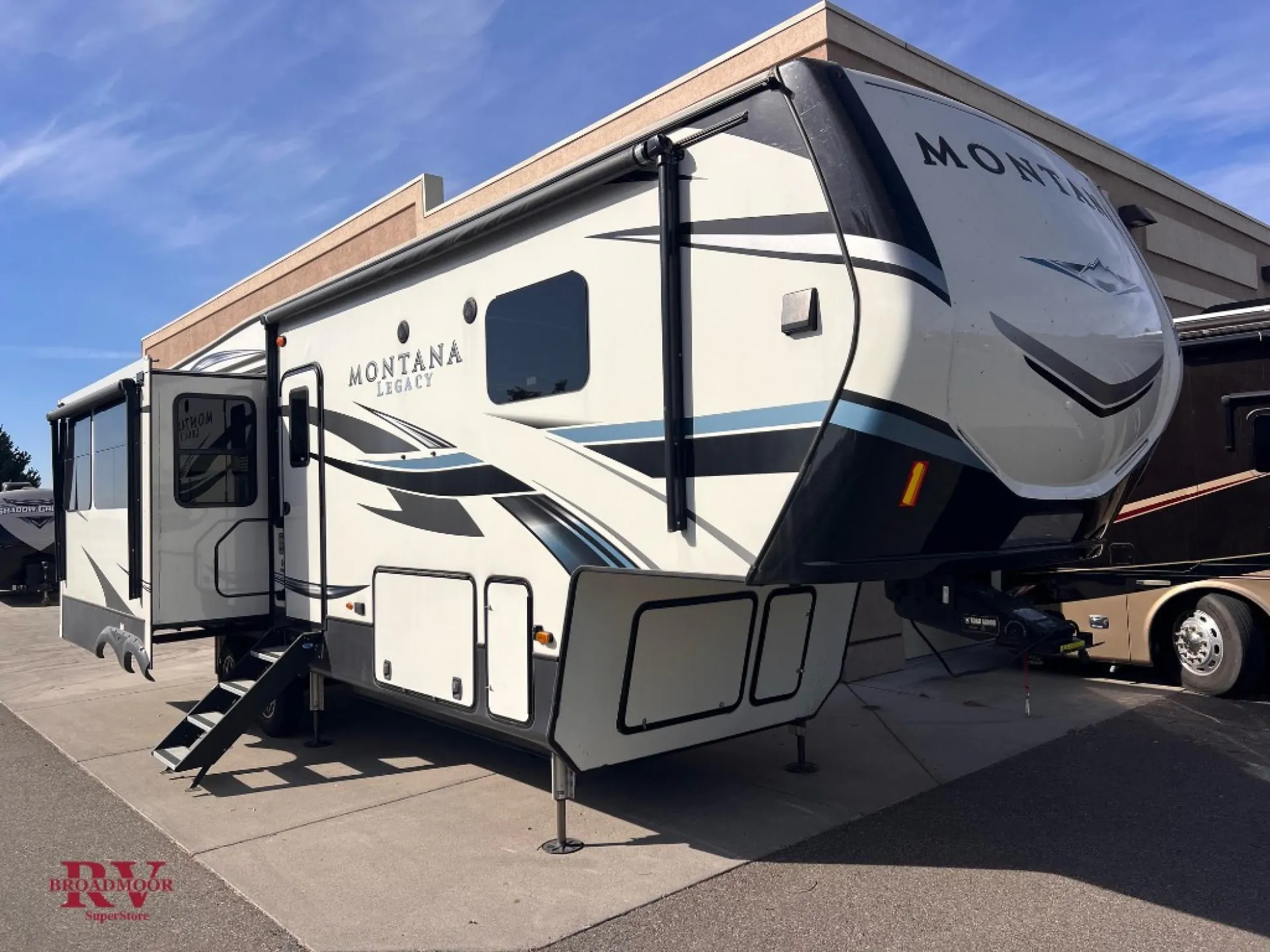 2021 Keystone Montana 3120RL - Photo 2