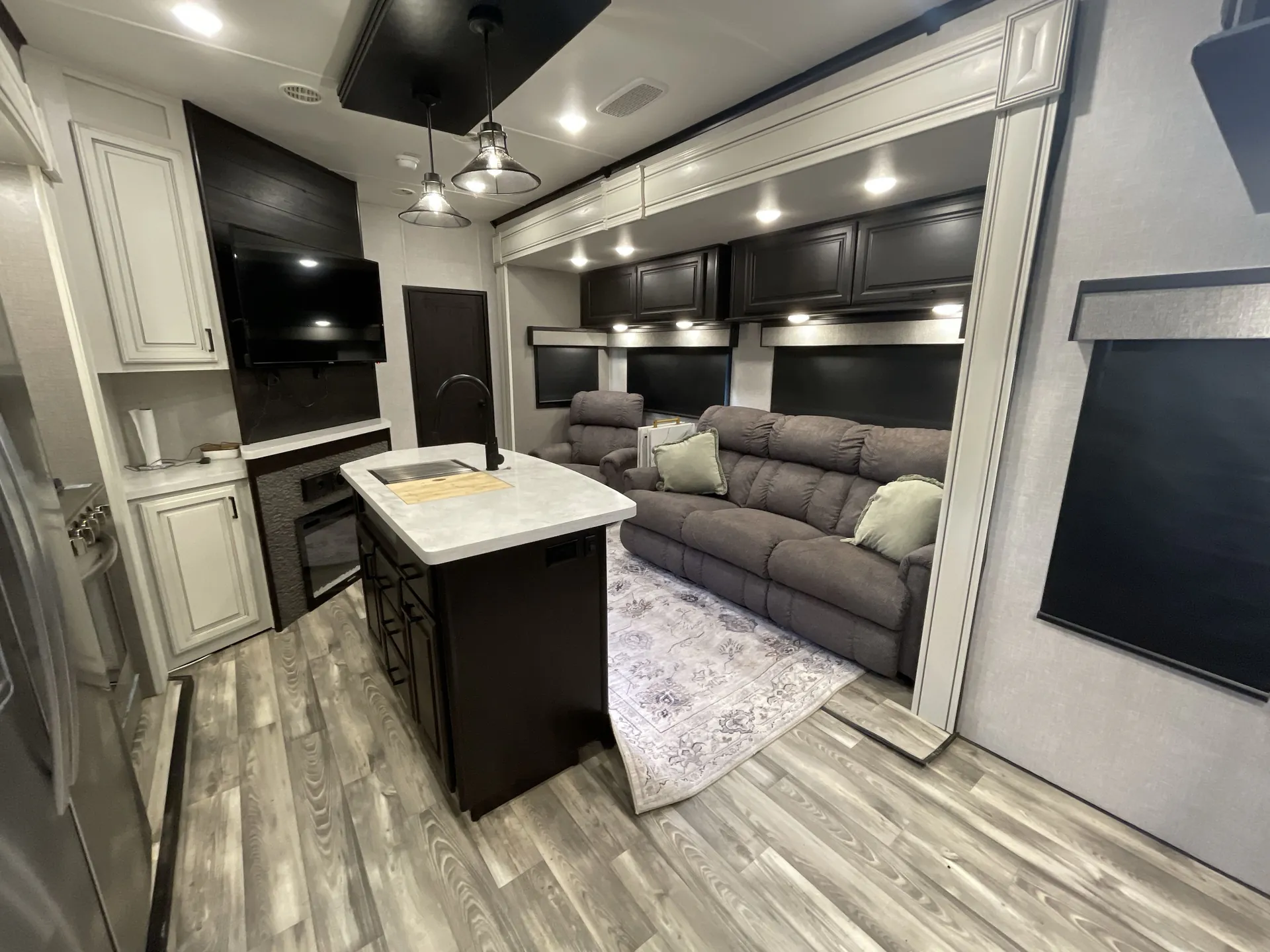 2023 Highland Ridge Open Range 395BHS — living area main