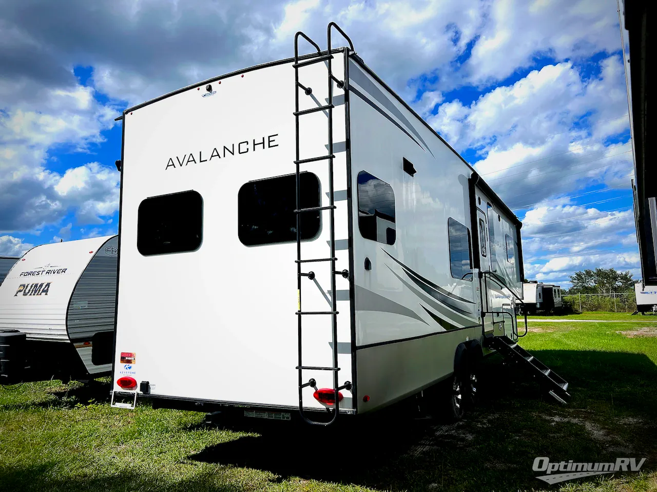2023 Keystone Avalanche 295RK - Photo 4