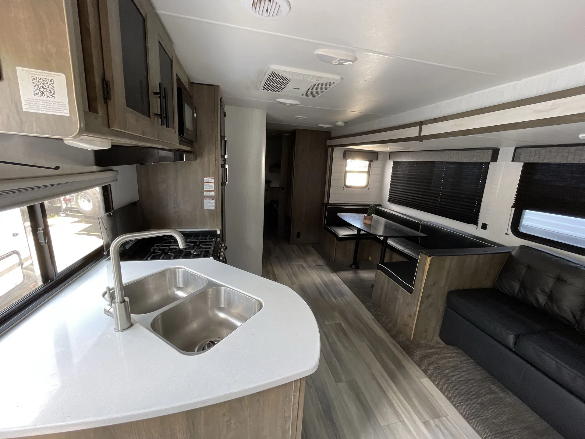2023 Heartland Pioneer QB300 — living area main