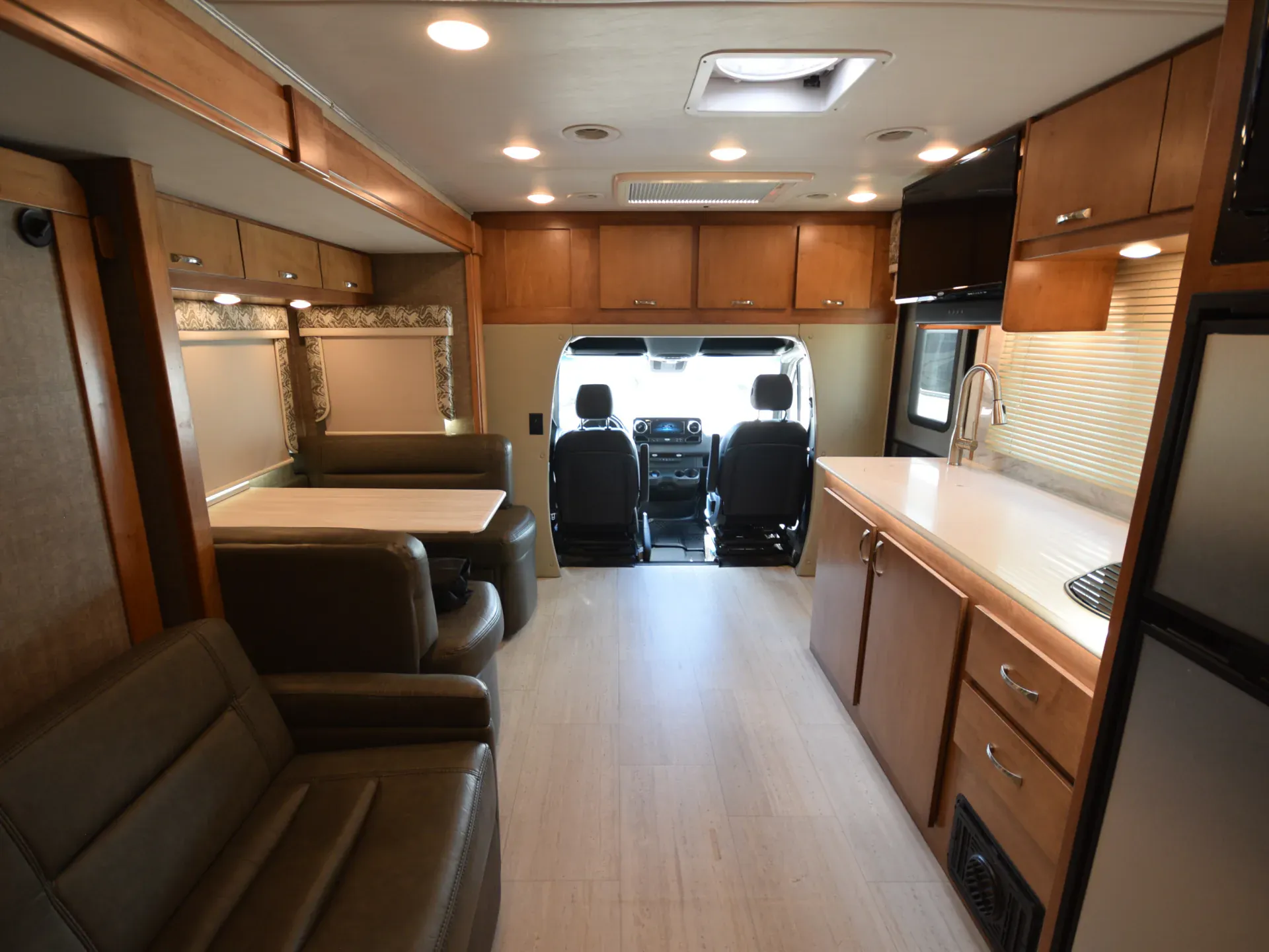 2021 Renegade RV Villagio 25RML dealer photo 3 from La Mesa RV Center