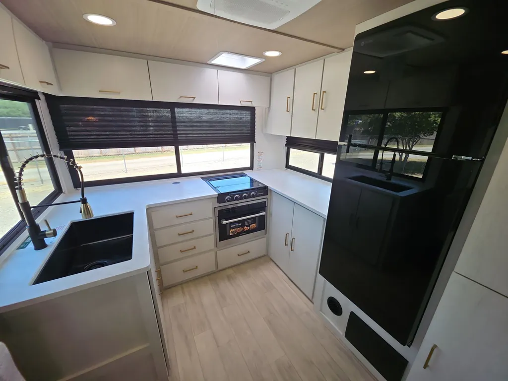 2027 Forest River Vibe 3400SB, Photos photo 8