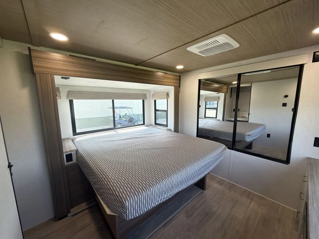 2027 Forest River Vibe 3400SB, Photos photo 15