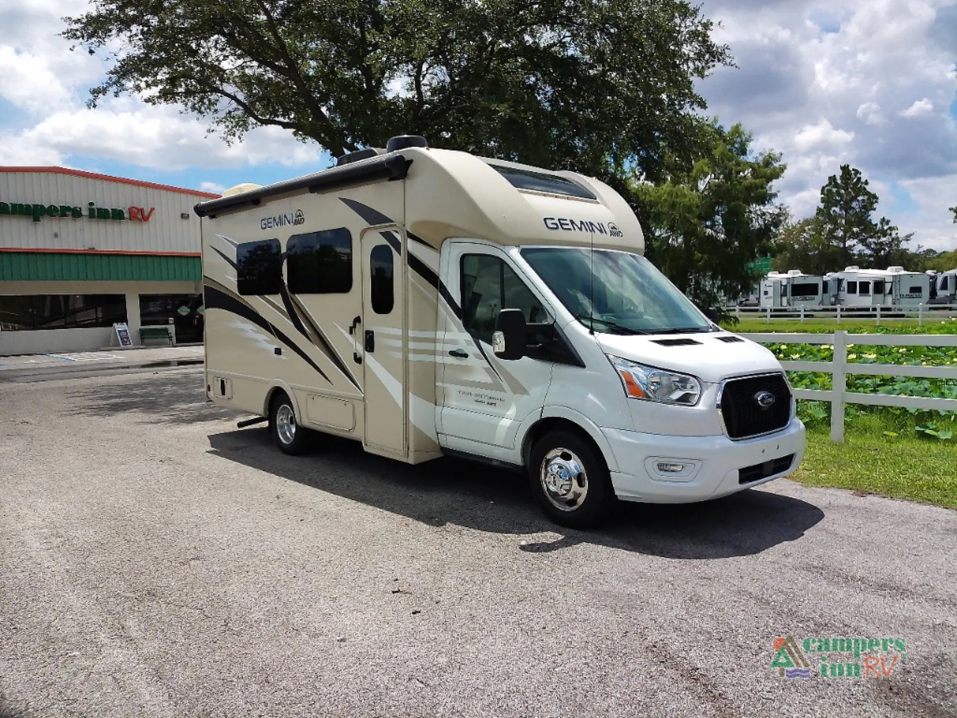 2022 Thor Motor Coach Gemini AWD 23TE - Photo 2