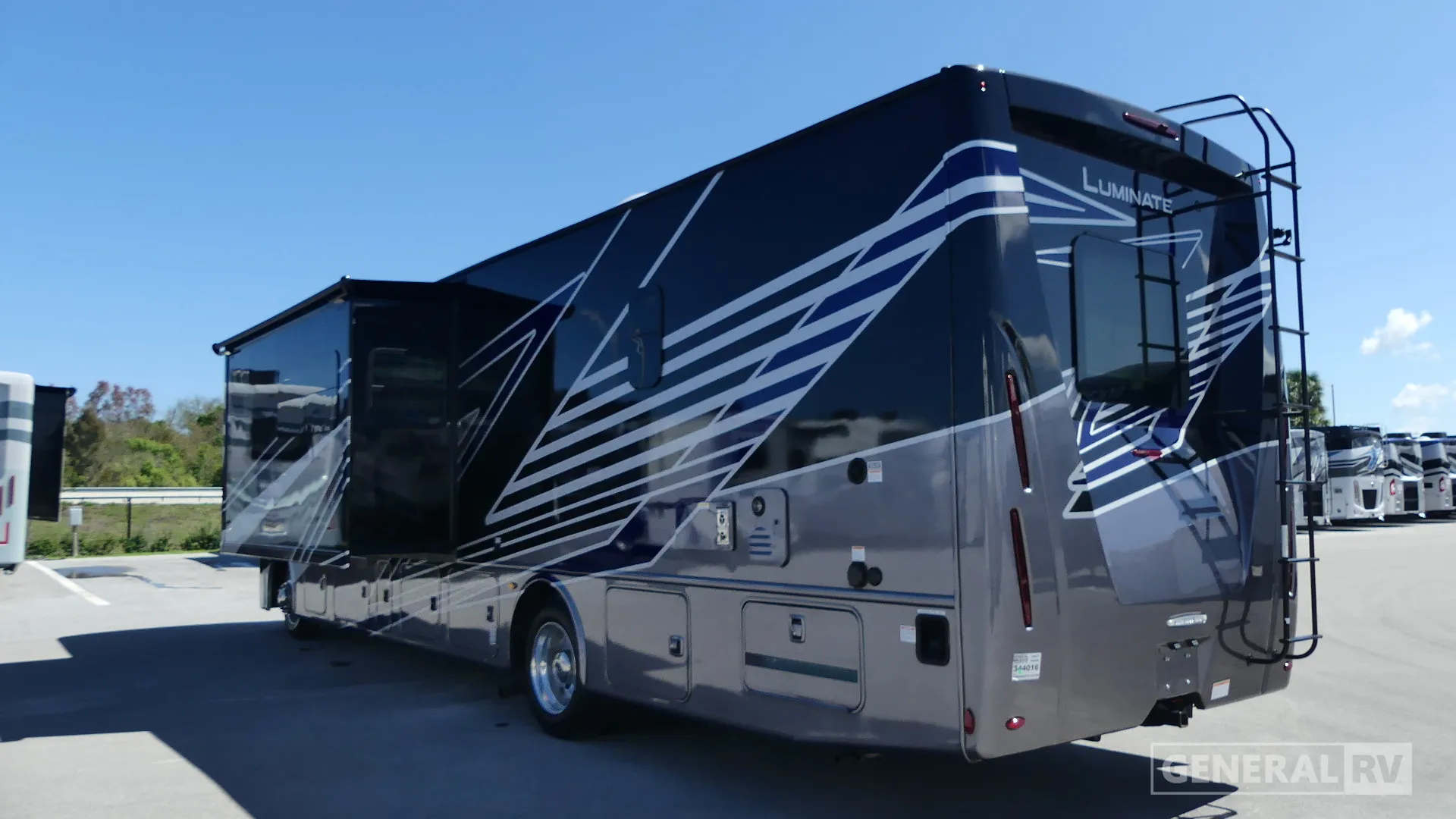 2026 Thor Motor Coach Luminate CC35 - Photo 4