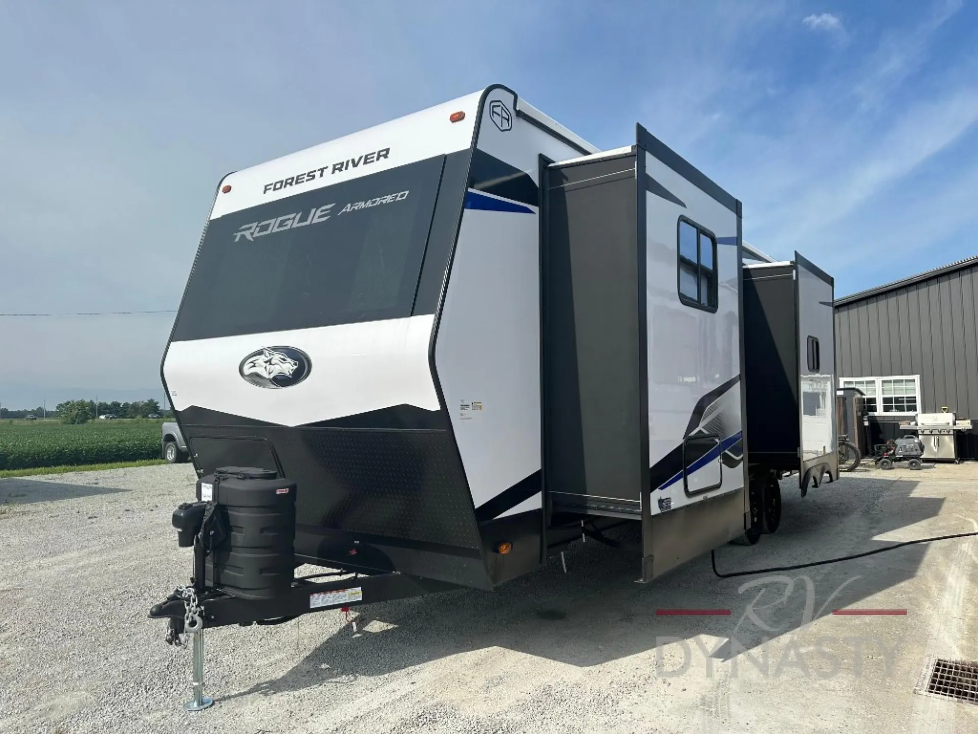2026 Forest River Vengeance Rogue Armored 26L140 - Photo 3