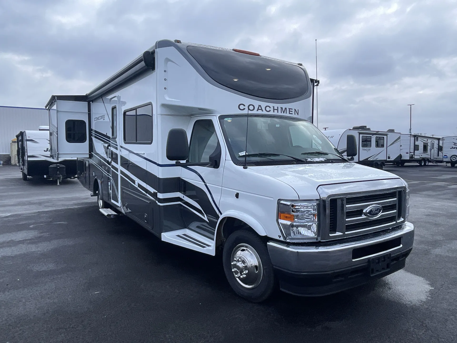 2025 Coachmen Concord 321DS - Photo 2