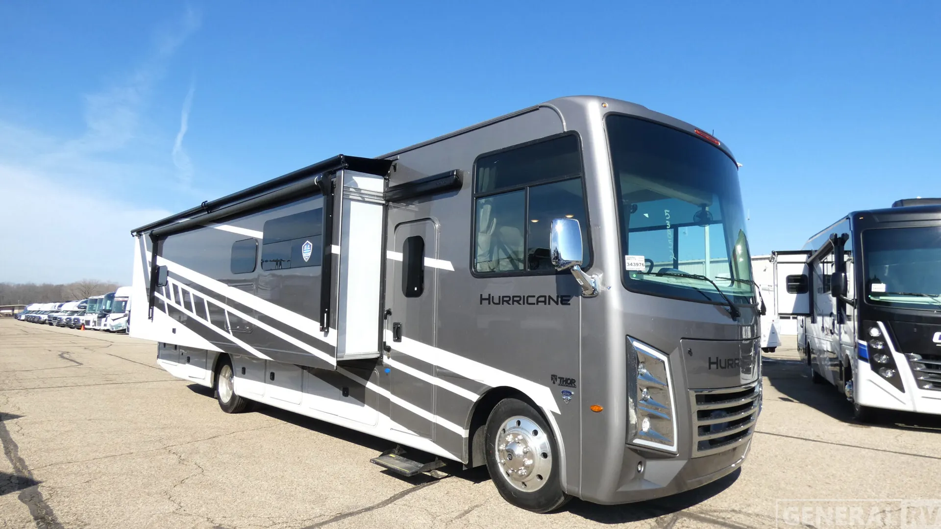 2026 Thor Motor Coach Hurricane 35R - Photo 2