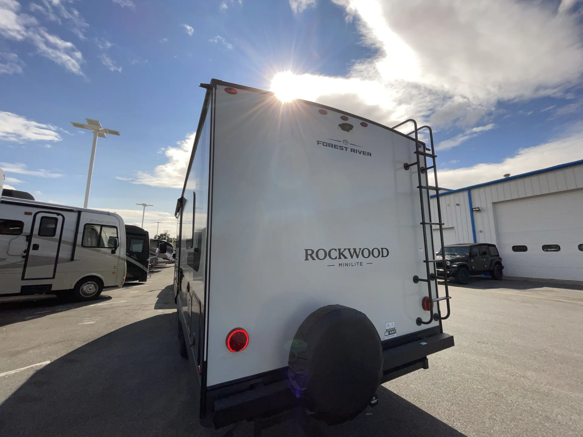 2027 Forest River Rockwood Mini Lite 2506FK — off campside